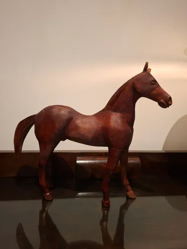 Escultura de Cavalo em madeira