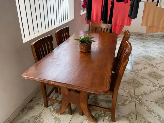 Mesa de madeira ipê