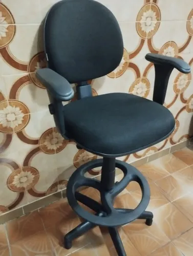 Cadeira caixa alta