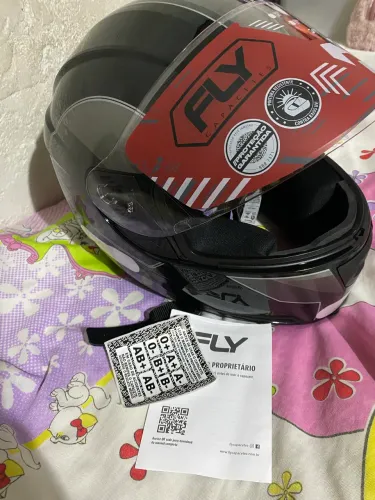Vende-se capacete NOVO