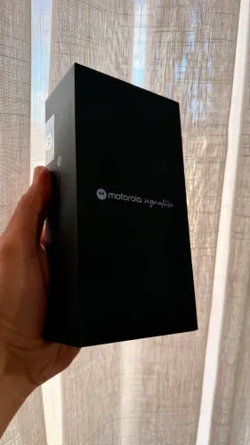 Motorola Signature 5G - 512GB, 24GB de RAM, cam. 50MP, Amoled, Preto