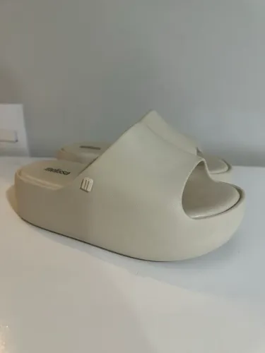 Melissa Free Platform - Tam. 33/34 ?