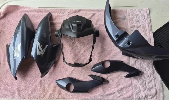 Conjunto Kit de Carenagens Honda CG 160 - Peças Originais e Usadas