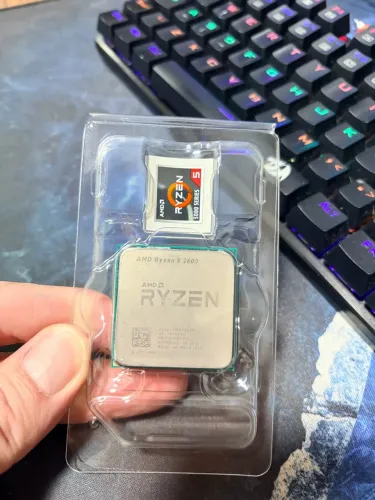 AMD Ryzen 5 2600 + Cooler AMD