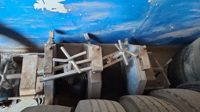 Máquina de vulcanizar pneus