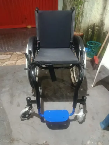 CADEIRA DE RODAS
