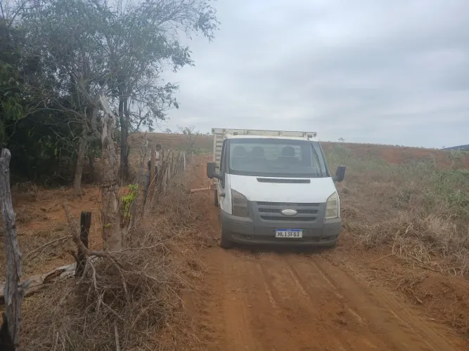 Ford Transit Furgão 3330 2.4 Tdci Curto Dies. 2010