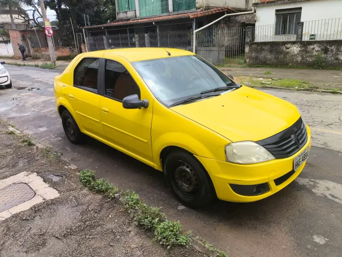 Renault Logan Expression Hi-flex 1.6 8V 4P 2012