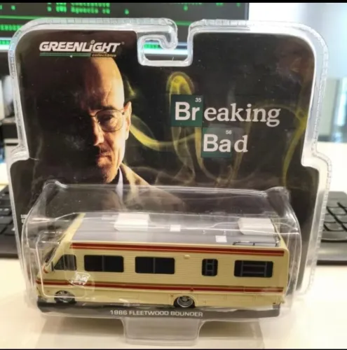 Greenlight 1986 Fleetwood Bounder RV - Breaking Bad