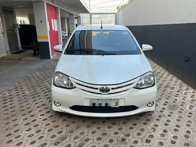 Toyota Etios X 1.3 Flex 16V 5P Mec. 2017