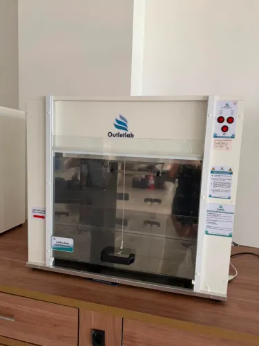 Capela para Microbiologia tipo Fluxo Laminar