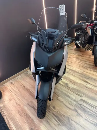 YAMAHA XMAX 250 ABS 2025 APENAS 1.600 KM!
