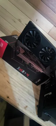 Vendo rx9060 xt 8gb vram xfx dual fan impecável
