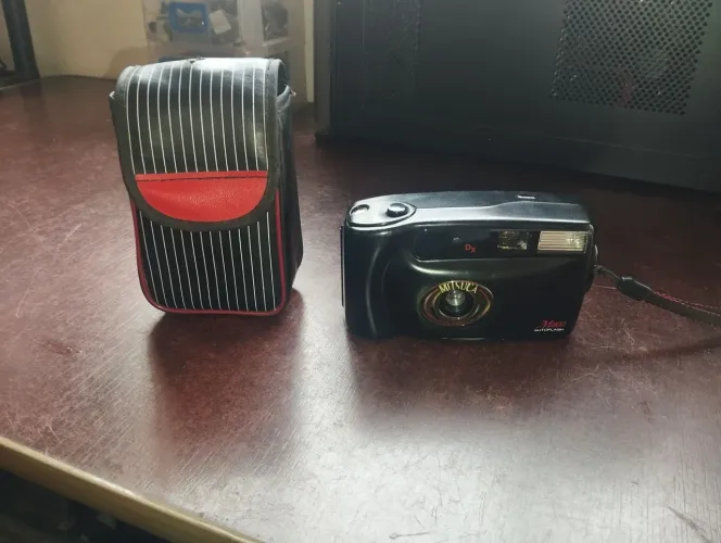 câmera fotográfica analógica compacta Yashica M800 Autoflash