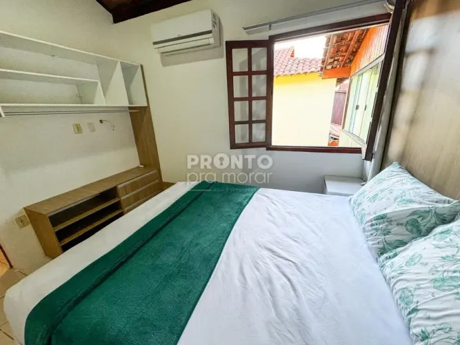 Casa de Condomínio com 4 quartos em Carneiros