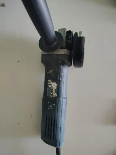 Lixadeira Boch de 900w usada funcionando perfeitamente