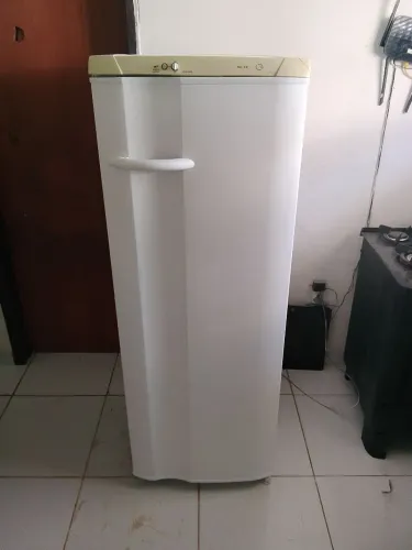 vende-se geladeira