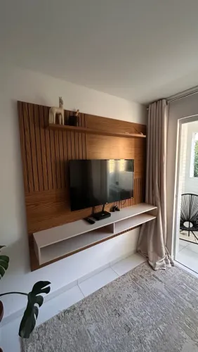 Painel de tv com ripado