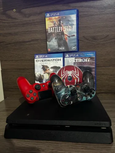 PlayStation slim + 4 jogos