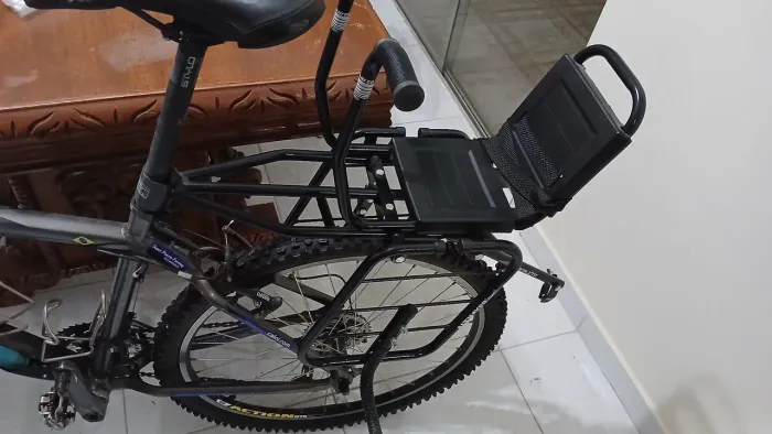 Cadeirinha traseira infantil para bicicleta 