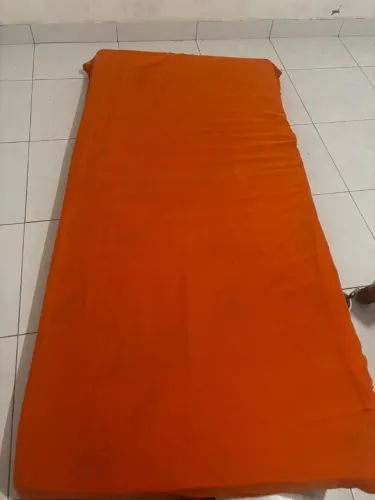 Cama de madeira + colchão