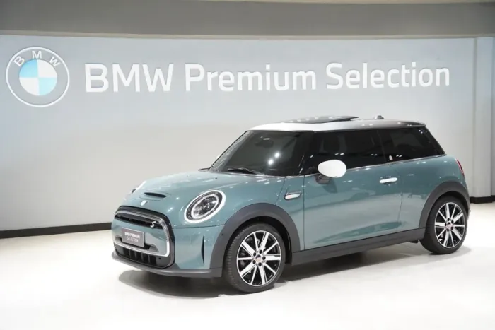 Mini Cooper SE Multitone Edit. 3P (elétrico) 2023