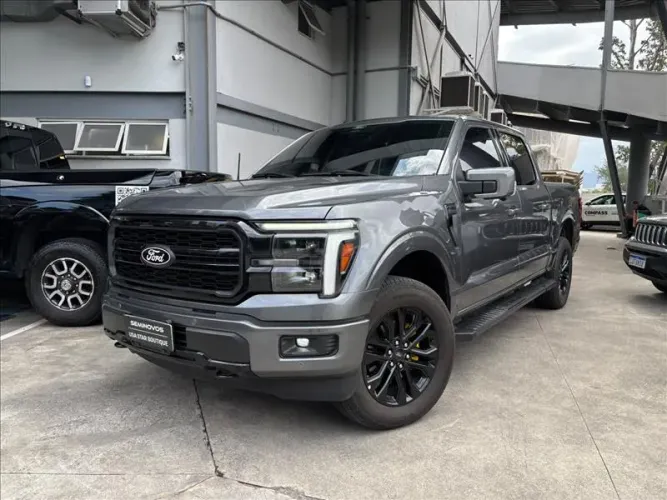 Ford F-150 Lariat Black 4X4 5.0 V8 2025