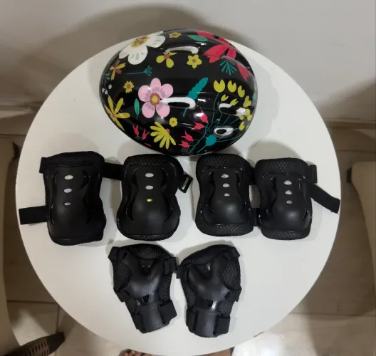 Kit de proteção infantil - capacete, cotoveleira e joelheira