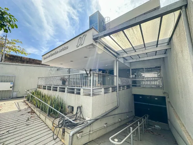 Prédio de 1.028m² à venda no bairro Caiçara