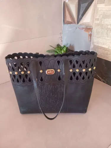 Bolsa Vitor Hugo. Valor 1500 reais. 