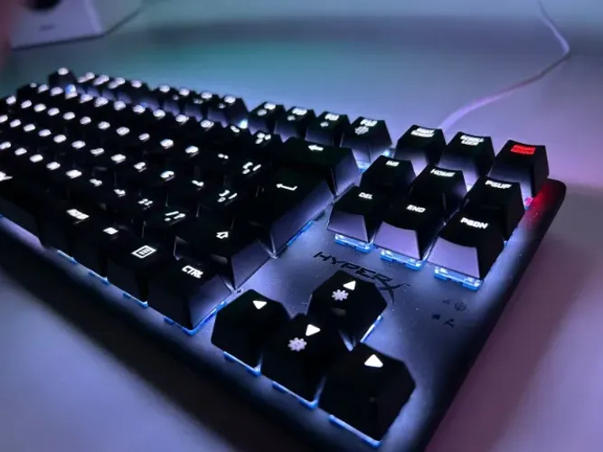 Teclado Hyperx 75% alumínio troco