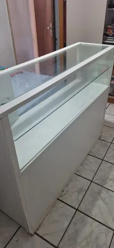 Vendo esse balcão para loja, seminovo, usado apenas algumas vezes