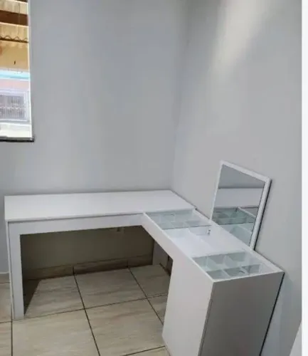 Encantadora escrivaninha penteadeira ?