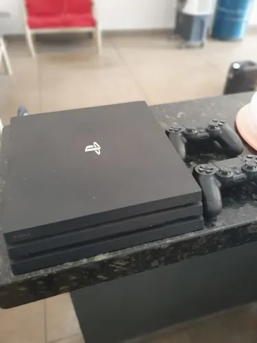 PLAYSTATION 4 PRO 1TB 