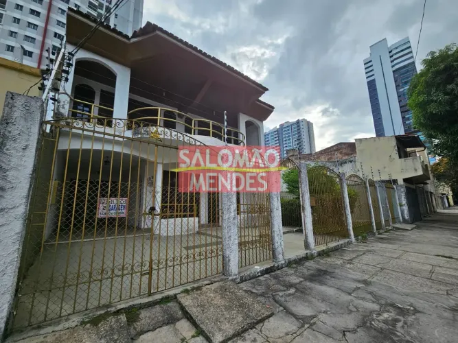 IMÓVEL COMERCIAL PARA LOCAÇÃO PRÓXIMO À PRAÇA BATISTA CAMPOS | 2 PAVIMENTOS | ESTACIONAMEN