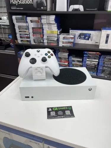 Xbox séries s semi novo e com garantia leia o anúncio 