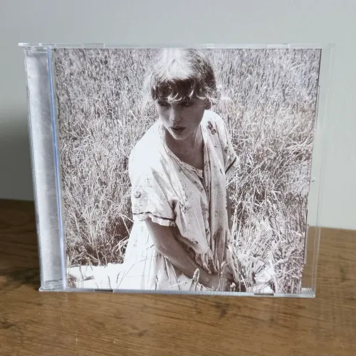 [IMPORTADO] CD folklore - Taylor Swift (Betty's Garden)