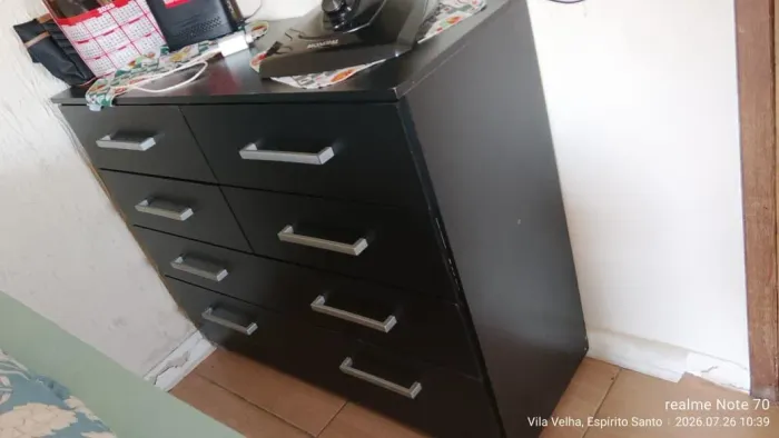 Cômoda com 8 gaveta