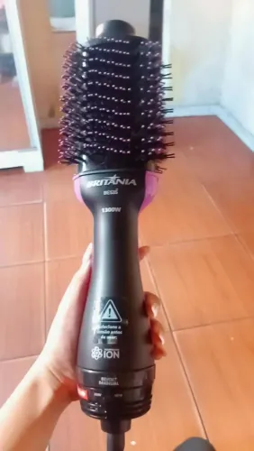 Vende-se escova secadora Britânia 