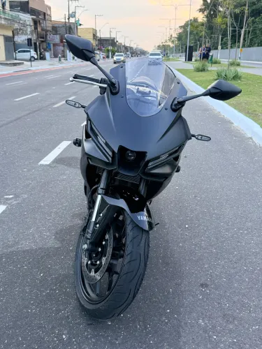 Yamaha R3 321cc 41cv bicilíndrica ABS