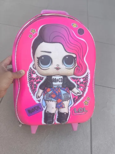 Mochila rosa de rodinhas Lol Susprise