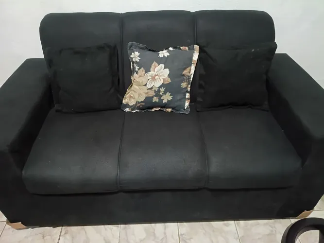 Sofá três lugares pra Vender nenhuma marca de uso todo novinho