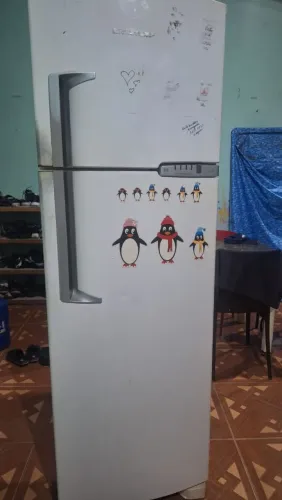 ? VENDO GELADEIRA BRASTEMP FROST FREE - R$ 700,00