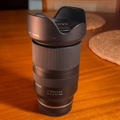 Lente Tamron 17-70mm f/2.8 para Sony E-Mount (Excelente Estado)