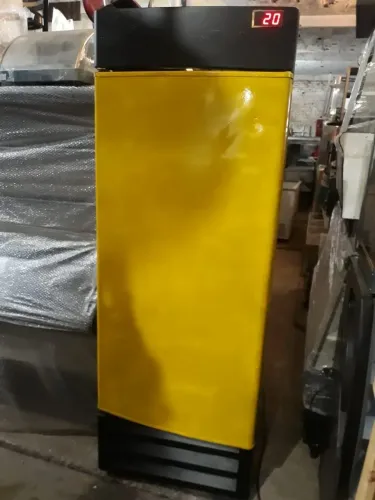 Cervejeira vertical porta cega usada conservada c garantia marca 127wts
