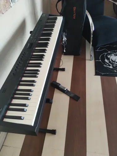Piano digital Roland RD 88 novinho completo