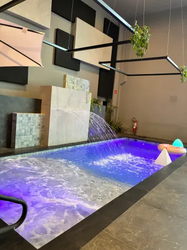 Projetos exclusivos de piscinas de alto padrão.