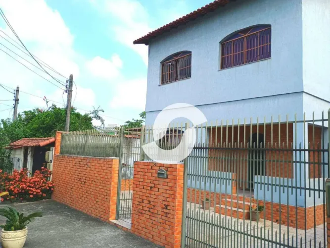 Ótima casa com lazer duas quadras do centro.