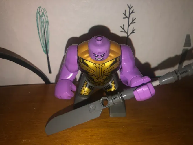 Minifigura Lego rara Thanos endgame