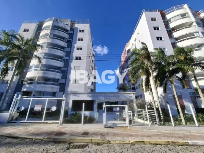Excelente Apartamento 3 dormitório(s) em Pantanal - Florianópolis